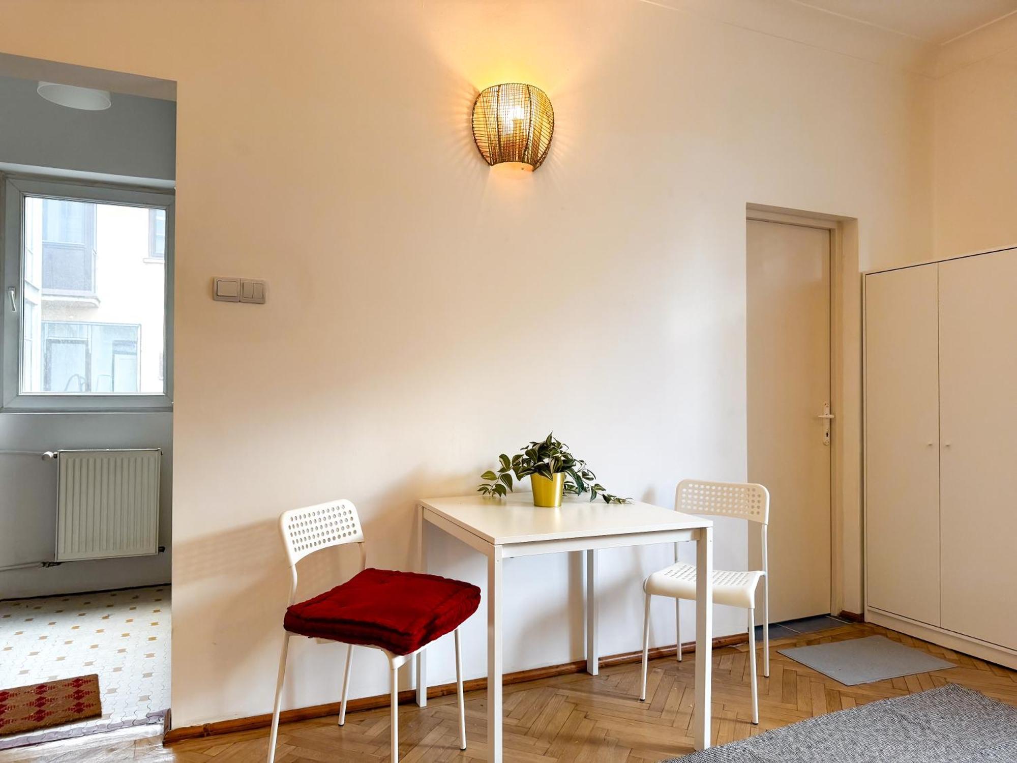 Central Retreat Apartments Bucarest Esterno foto