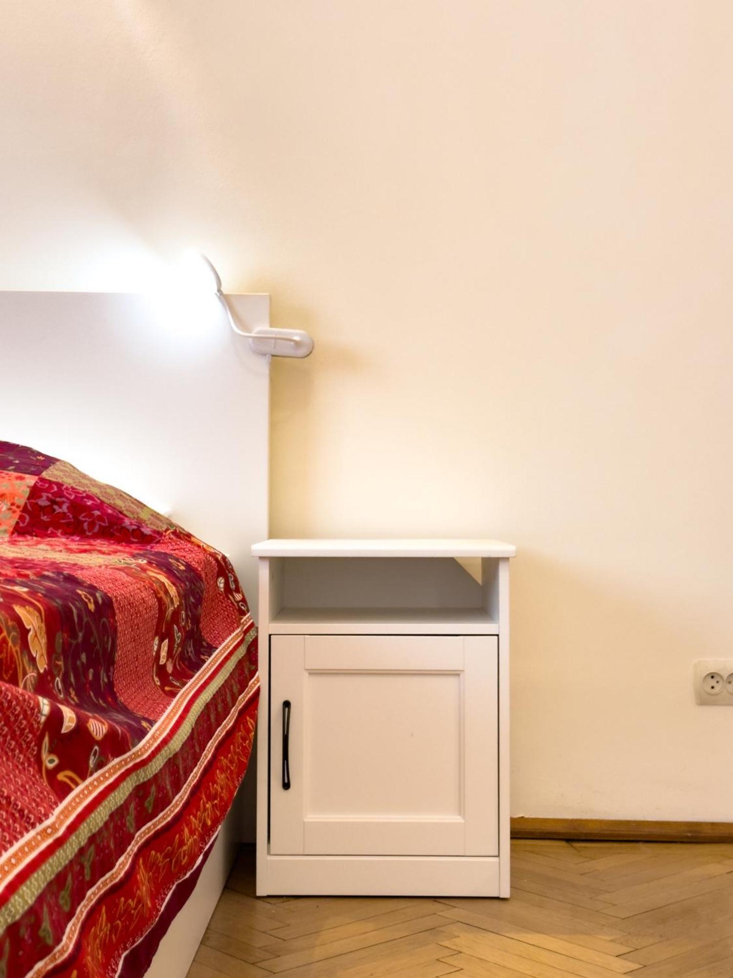 Central Retreat Apartments Bucarest Esterno foto